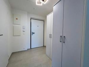 Pronájem bytu 1+kk, Praha - Hloubětín, Kolbenova, 30 m2