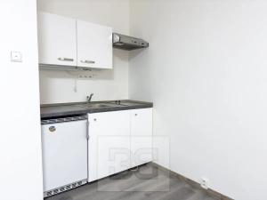 Pronájem bytu 1+kk, Praha - Hlubočepy, Pivcova, 30 m2