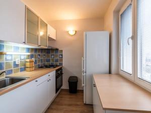 Pronájem bytu 1+kk, Praha - Záběhlice, Svojšovická, 30 m2