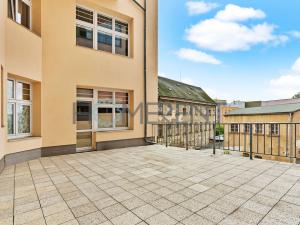 Prodej bytu 3+1, Liberec - Liberec III-Jeřáb, nám. Soukenné, 124 m2