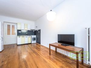 Pronájem bytu 2+kk, Praha - Žižkov, Lucemburská, 56 m2