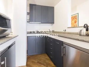 Pronájem atypického bytu, Praha - Nové Město, Odborů, 96 m2