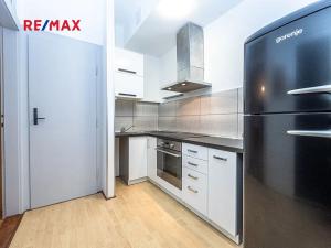 Pronájem bytu 2+kk, Praha - Holešovice, Schnirchova, 46 m2