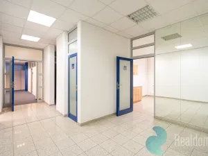 Pronájem kanceláře, České Budějovice, Pražská tř., 378 m2