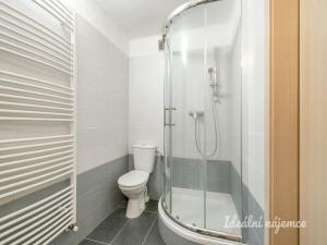 Pronájem bytu 2+kk, Praha - Prosek, Nad Krocínkou, 38 m2