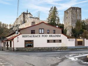 Prodej restaurace, Český Šternberk, 750 m2