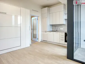Pronájem bytu 1+kk, Praha - Smíchov, U Lihovaru, 29 m2