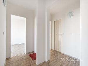 Pronájem bytu 3+1, Praha - Kobylisy, Rajmonova, 67 m2