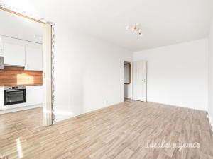 Pronájem bytu 3+1, Praha - Kobylisy, Rajmonova, 67 m2