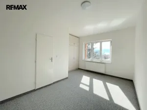 Pronájem kanceláře, Lety, 100 m2