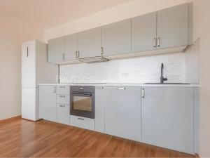 Pronájem bytu 2+kk, Praha - Modřany, Kolmanova, 56 m2