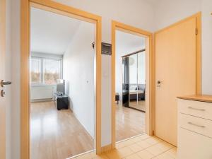 Prodej bytu 2+kk, Praha - Hostavice, U Hostavického potoka, 43 m2