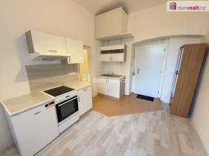 Pronájem bytu 2+kk, Praha - Smíchov, Kmochova, 35 m2