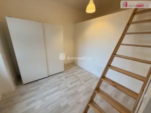 Pronájem bytu 2+kk, Praha - Smíchov, Kmochova, 35 m2