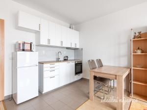 Pronájem bytu 1+kk, Praha - Stodůlky, Petržílkova, 51 m2