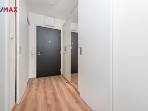 Pronájem bytu 2+kk, Praha - Prosek, Čakovická, 79 m2