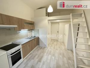 Pronájem bytu 1+kk, Praha - Smíchov, Kmochova, 22 m2