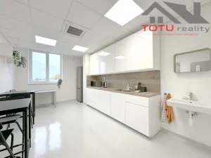 Pronájem obchodního prostoru, Jaroměř, Jezbinská, 404 m2