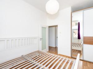 Pronájem bytu 2+kk, Praha - Vysočany, Novovysočanská, 39 m2