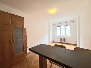 Pronájem bytu 1+kk, Praha - Žižkov, Biskupcova, 30 m2