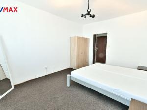 Pronájem bytu 2+kk, Hradec Králové - Nový Hradec Králové, Brožíkova, 55 m2