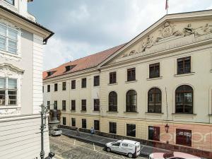 Pronájem bytu 3+1, Praha - Malá Strana, Sněmovní, 85 m2