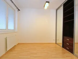 Pronájem bytu 1+kk, Praha - Bubeneč, Jednořadá, 30 m2