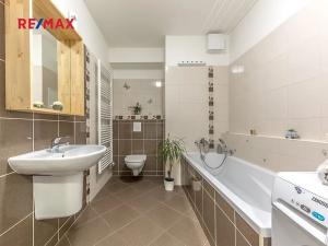 Prodej bytu 1+kk, Praha - Písnice, Švihovská, 43 m2