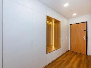 Pronájem bytu 2+kk, Praha - Horní Měcholupy, Neapolská, 43 m2