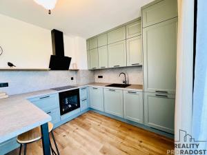 Pronájem bytu 2+kk, Praha - Královice, Kuťatská, 57 m2
