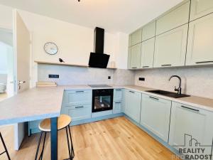 Pronájem bytu 2+kk, Praha - Královice, Kuťatská, 57 m2