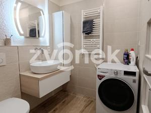 Prodej bytu 2+1, Zlín, Nad Stráněmi, 54 m2