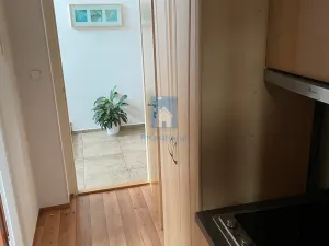 Pronájem bytu 2+kk, Praha - Hloubětín, Hostavická, 30 m2