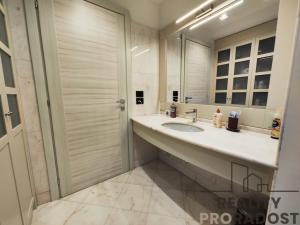 Prodej bytu 5+kk, Via del Porto Romano, Città Sant'Angelo, Provincia di Pescara, Itálie, 274 m2