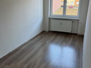 Prodej bytu 3+1, Břidličná, Komenského, 68 m2