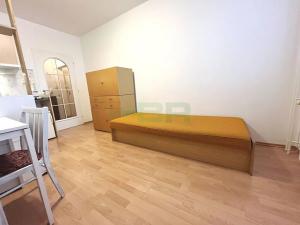 Pronájem bytu 1+kk, Praha - Strašnice, Srbínská, 25 m2