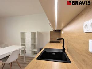 Pronájem bytu 1+kk, Brno - Líšeň, Elplova, 32 m2