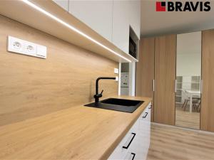 Pronájem bytu 1+kk, Brno - Líšeň, Elplova, 32 m2