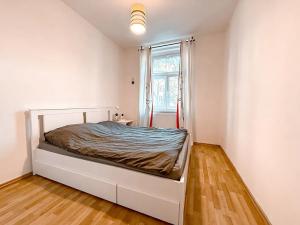 Pronájem bytu 2+kk, Praha - Libeň, Vosmíkových, 43 m2