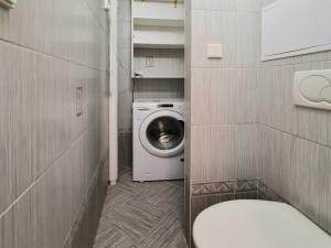 Pronájem bytu 1+kk, Praha - Vokovice, Evropská, 24 m2