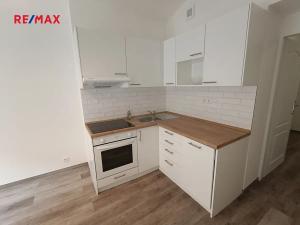 Pronájem bytu 1+kk, Praha - Vršovice, Moskevská, 26 m2