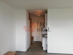 Pronájem bytu 1+kk, Praha - Bohnice, Řešovská, 35 m2