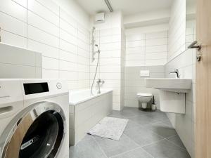 Pronájem bytu 2+kk, Praha - Hlubočepy, Vítové, 57 m2