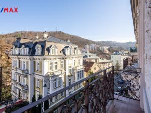 Prodej bytu 4+1, Karlovy Vary, Zámecký vrch, 172 m2