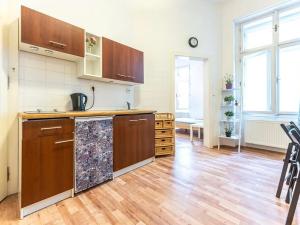 Pronájem bytu 2+kk, Praha - Karlín, U invalidovny, 45 m2