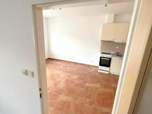 Pronájem bytu 1+kk, Praha - Řeporyje, Ořešská, 44 m2