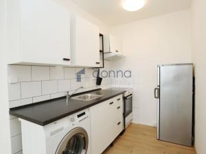 Pronájem bytu 2+kk, Praha - Petrovice, Kurčatovova, 43 m2