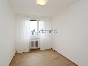 Pronájem bytu 2+kk, Praha - Petrovice, Kurčatovova, 43 m2