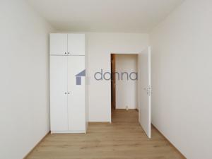 Pronájem bytu 2+kk, Praha - Petrovice, Kurčatovova, 43 m2