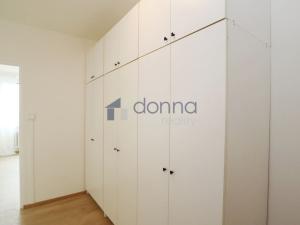 Pronájem bytu 2+kk, Praha - Petrovice, Kurčatovova, 43 m2